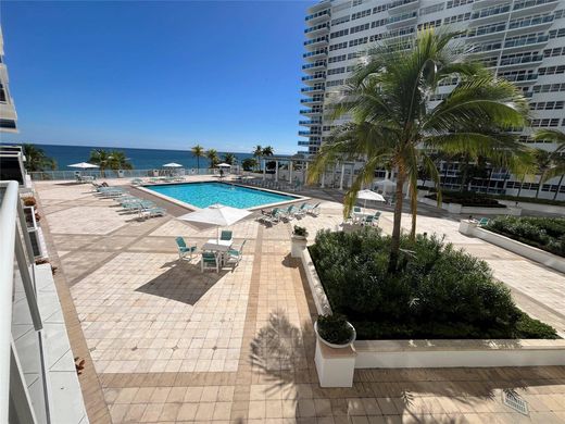 Residential complexes in Fort Lauderdale, Broward County