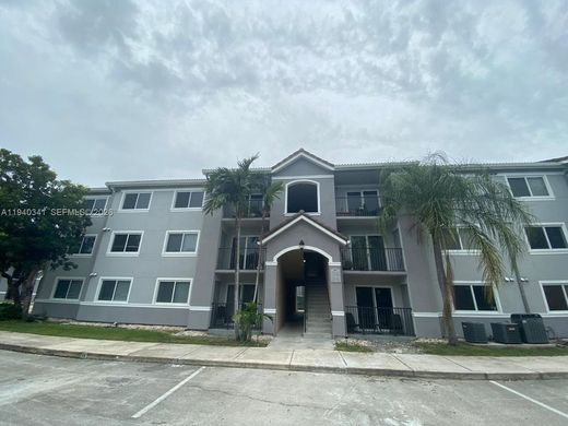 Residential complexes in Homestead, Miami-Dade