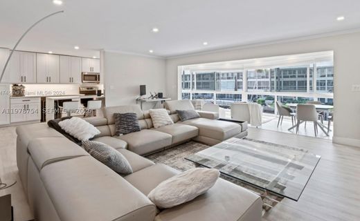 Residential complexes in Fort Lauderdale, Broward County
