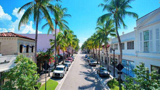 Residential complexes in Palm Beach, Florida