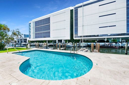 Residential complexes in Fort Lauderdale, Broward County