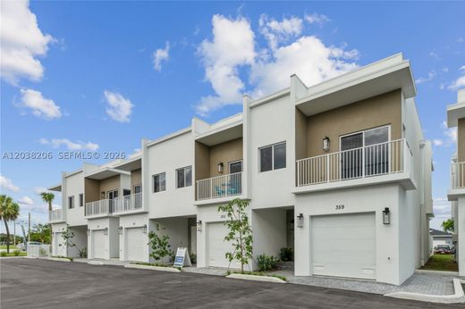 Townhouse in Pompano Beach, Broward County