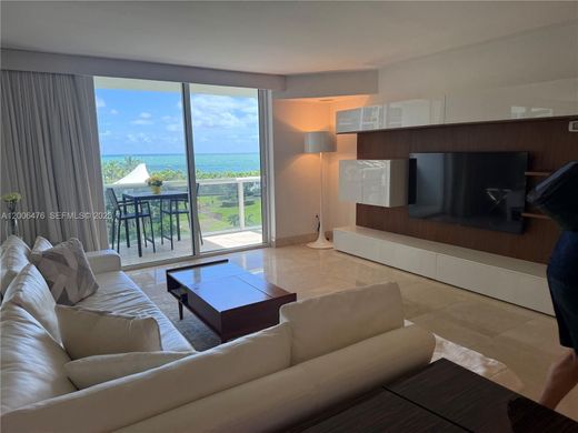 Residential complexes in Bal Harbour, Miami-Dade