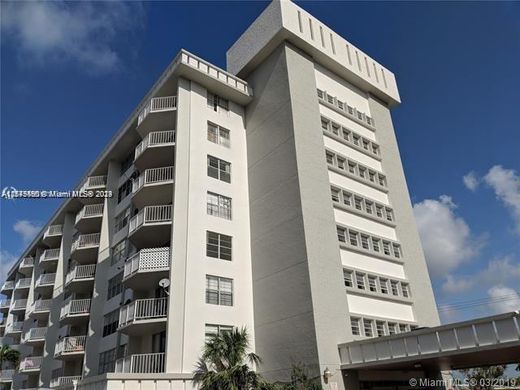 Жилой комплекс, North Miami Beach, Miami-Dade County