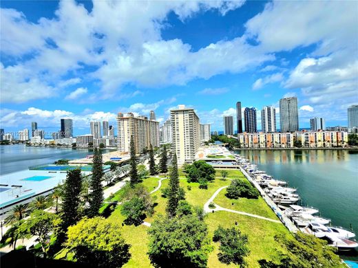 Kamienica w Sunny Isles Beach, Miami-Dade County