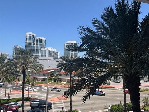 Miami Beach, Miami-Dade Countyのアパートメント・コンプレックス