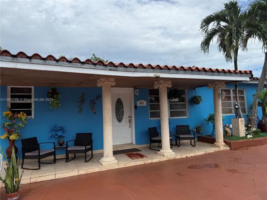 Villa - Hialeah, Miami-Dade County