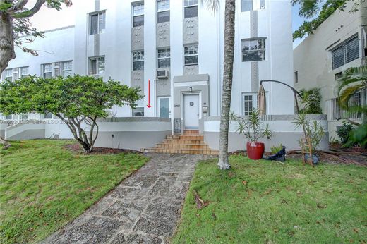 Residential complexes in Miami Beach, Miami-Dade
