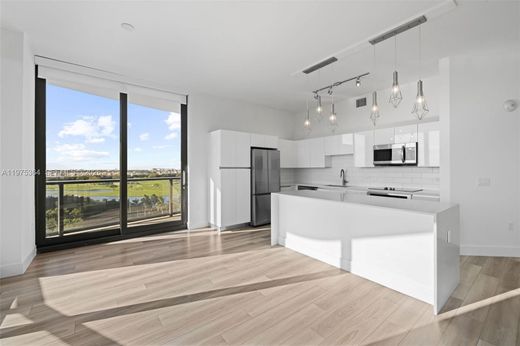 Complexes résidentiels à Hallandale Beach, Comté de Broward