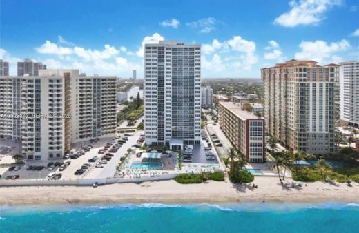 Complexos residenciais - Hallandale Beach, Broward County