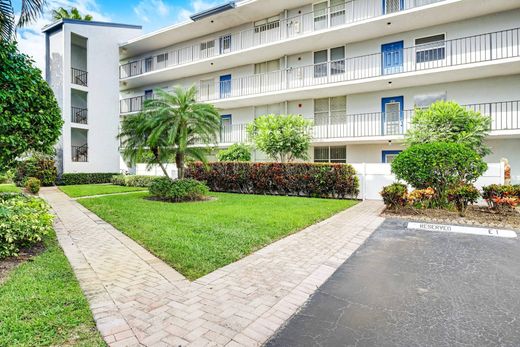 Residential complexes in Delray Beach, Palm Beach