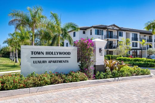 Residential complexes in Hollywood, Broward County