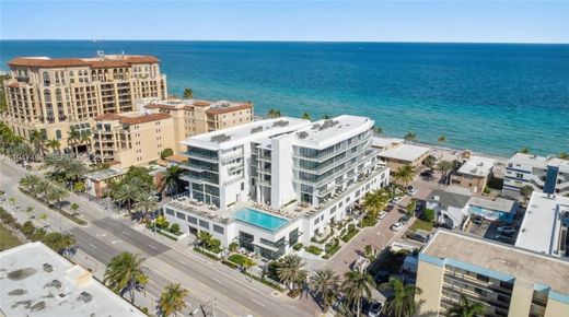 Residential complexes in Hollywood, Broward County