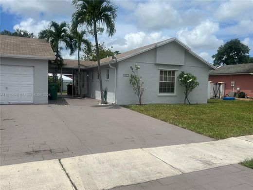 Villa in Hialeah, Miami-Dade County