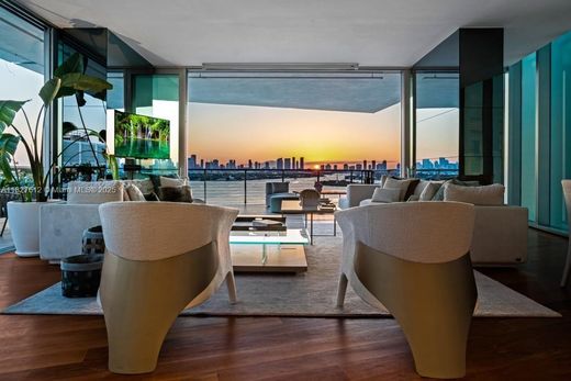 Miami Beach, Miami-Dade Countyのアパートメント・コンプレックス