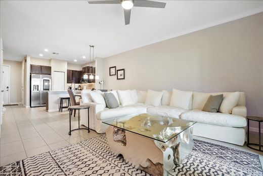 Townhouse in Oakland Park, Broward County