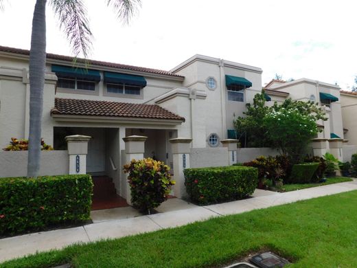 Residential complexes in Boca Raton, Palm Beach