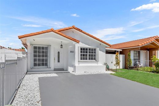Villa in Hialeah Gardens, Miami-Dade County