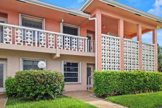 Residential complexes in Delray Beach, Palm Beach