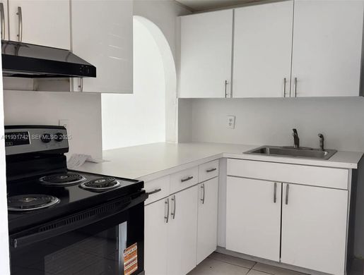 Residential complexes in Miami Gardens, Miami-Dade