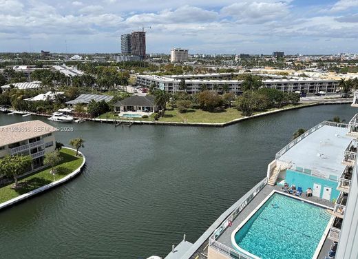 Wohnkomplexe in Hallandale Beach, Broward County