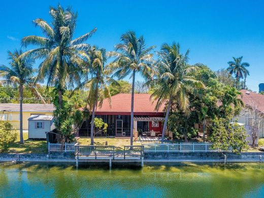 Villa in Hallandale Beach, Broward County