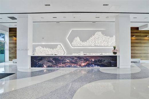 Residential complexes in Miami Beach, Miami-Dade