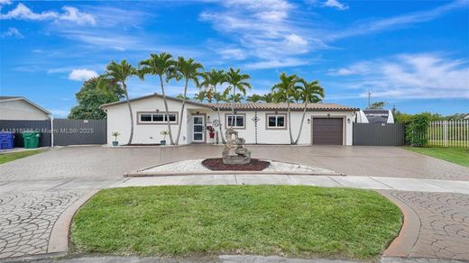 Villa a Hialeah, Miami-Dade County