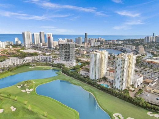 Wohnkomplexe in Hallandale Beach, Broward County