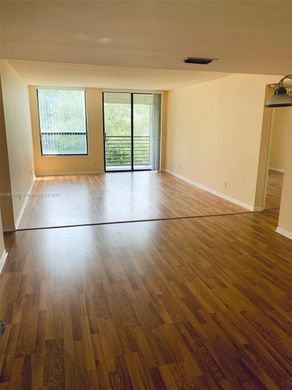 Tamarac, Broward Countyのアパートメント・コンプレックス