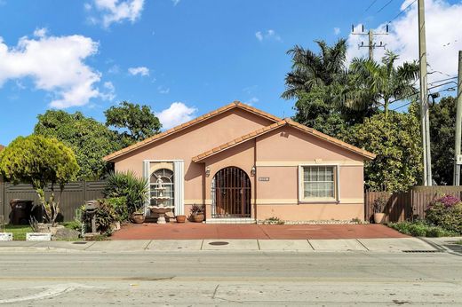 Вилла, Hialeah, Miami-Dade County