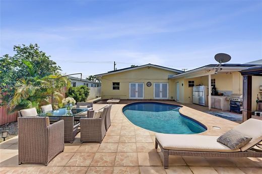 Villa - Hialeah, Miami-Dade County