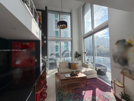 マイアミ, Miami-Dade Countyのアパートメント・コンプレックス