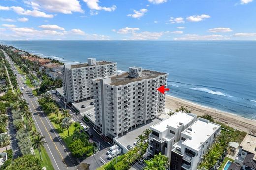 Residential complexes in Highland Beach, Palm Beach