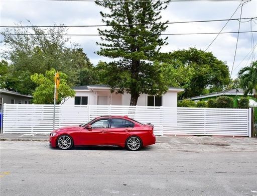 ﻓﻴﻼ ﻓﻲ ميامي، فلوريدا, Miami-Dade County