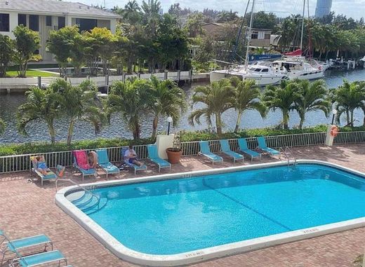 Residential complexes in Hallandale, Broward County
