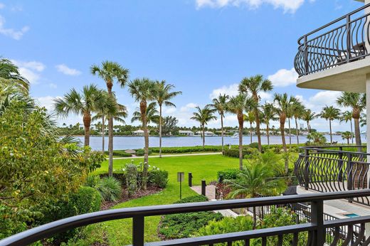 Residential complexes in Palm Beach Shores, Palm Beach