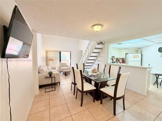 Residential complexes in Miami, Miami-Dade