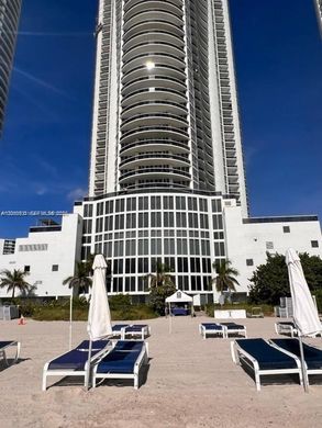 Residential complexes in Sunny Isles Beach, Miami-Dade