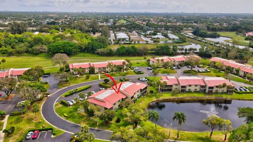 Residential complexes in Boca Raton, Palm Beach