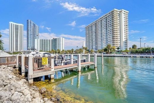Residential complexes in Sunny Isles Beach, Miami-Dade