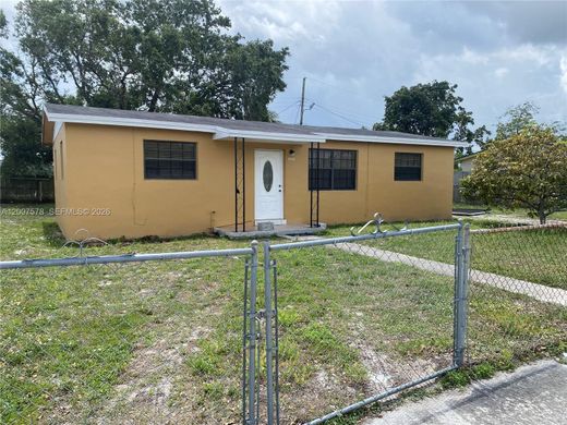 Villa - Miami Gardens, Miami-Dade County