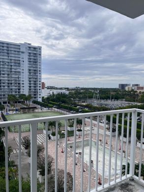 Residential complexes in Aventura, Miami-Dade