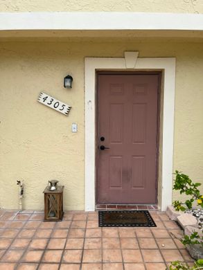 Wohnkomplexe in Coral Springs, Broward County