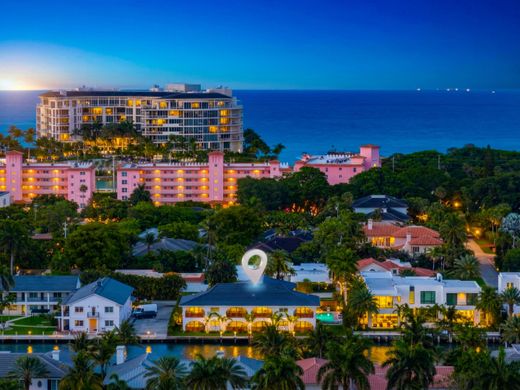 Residential complexes in Boca Raton, Palm Beach
