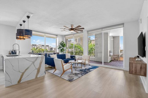 Residential complexes in West Palm Beach, Palm Beach