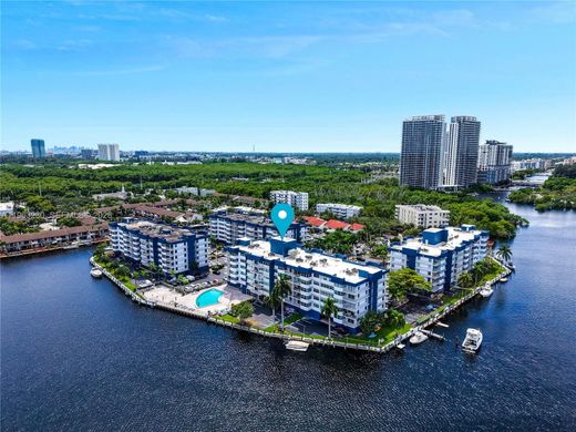 Residential complexes in North Miami Beach, Miami-Dade