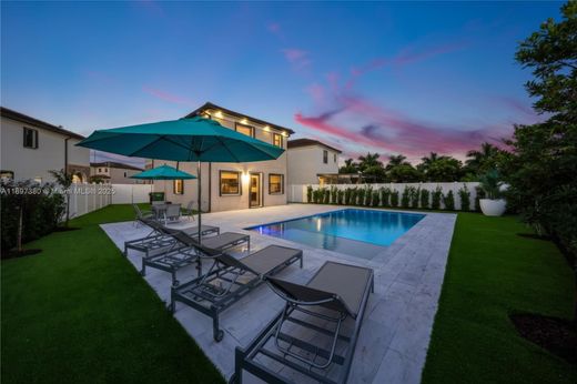 빌라 / Hialeah, Miami-Dade County