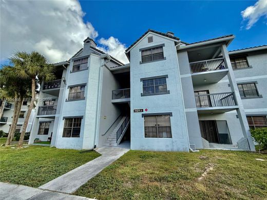 Residential complexes in Coral Springs, Broward County