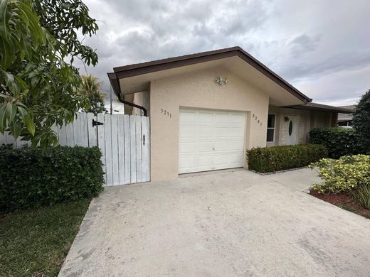 Villa in Deerfield Beach, Broward County